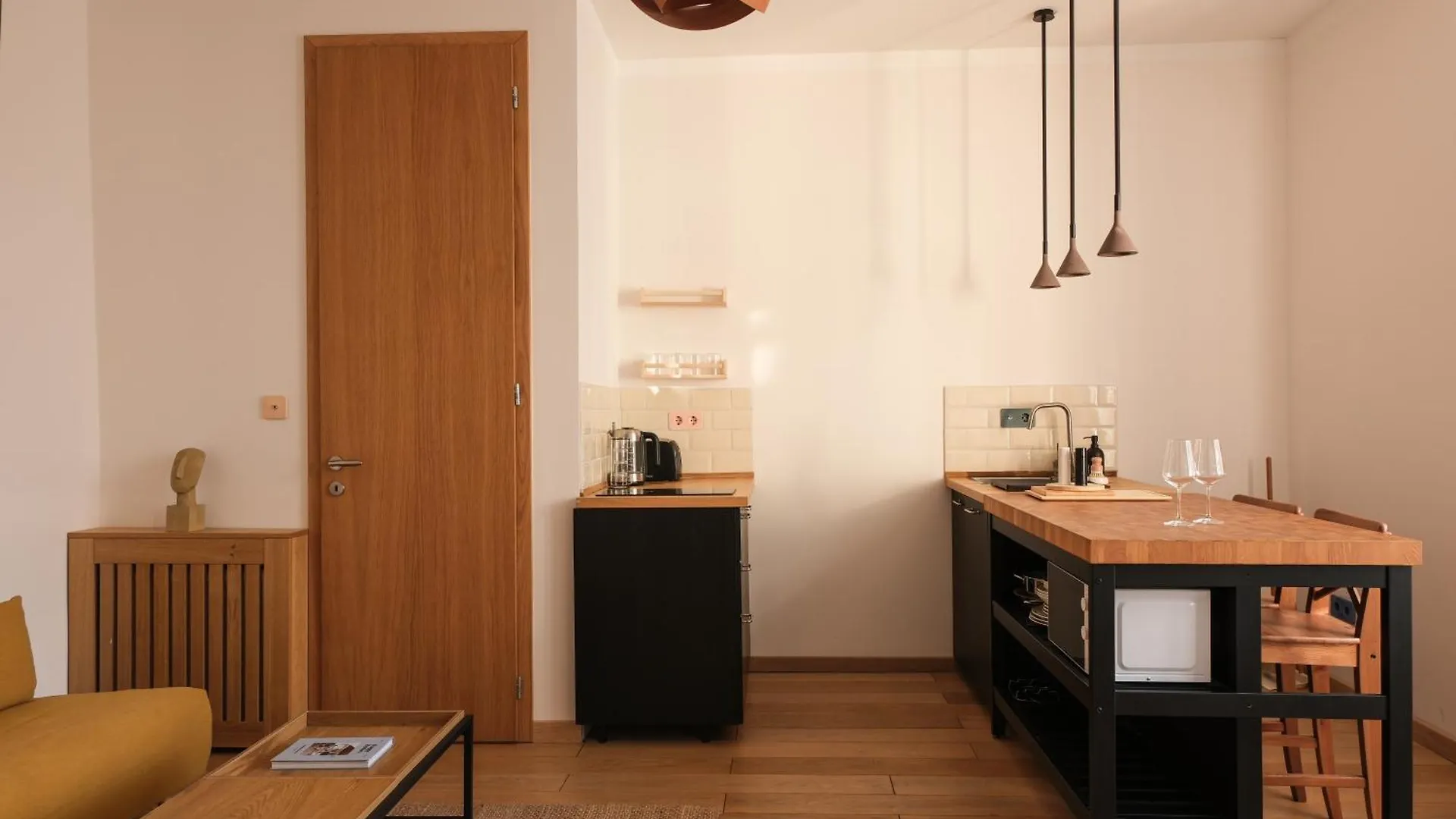 Chic Urban Retreat City Center Apartment Budapest Hungary